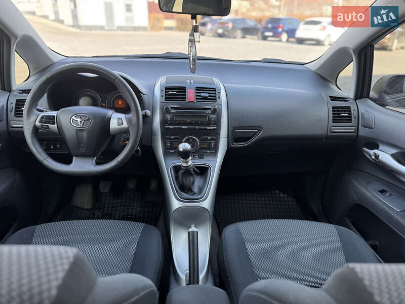 Хетчбек Toyota Auris 2010 в Києві