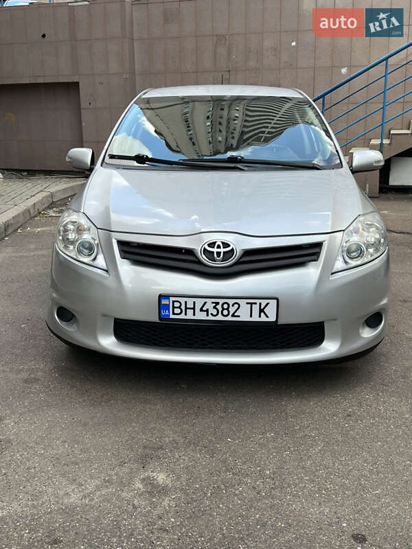 Toyota Auris 2012