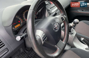 Хетчбек Toyota Auris 2011 в Одесі