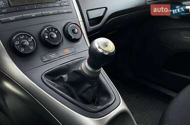 Хэтчбек Toyota Auris 2008 в 