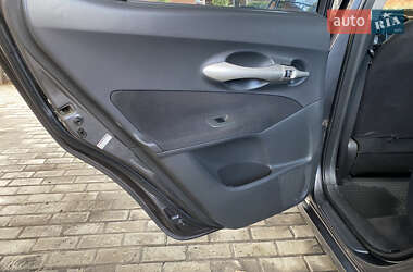 Хетчбек Toyota Auris 2008 в 