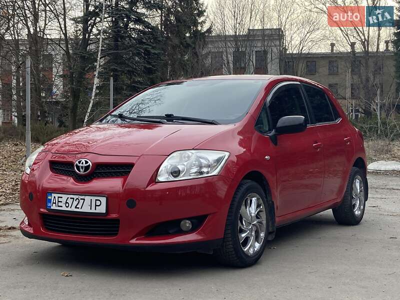 Хэтчбек Toyota Auris 2008 в 