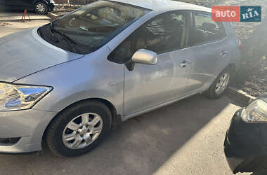 Хетчбек Toyota Auris 2008 в 