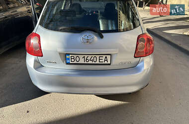 Хетчбек Toyota Auris 2008 в 