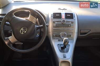 Хетчбек Toyota Auris 2008 в 