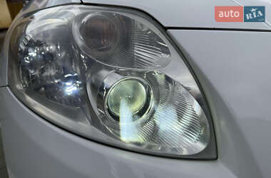Хэтчбек Toyota Auris 2008 в 