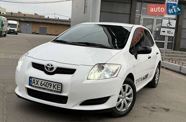 Хэтчбек Toyota Auris 2008 в 