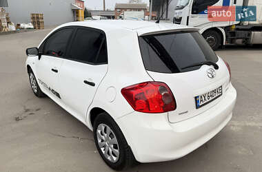 Хэтчбек Toyota Auris 2008 в 