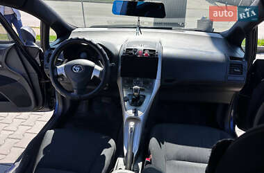 Хетчбек Toyota Auris 2008 в 