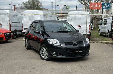Хэтчбек Toyota Auris 2008 в 