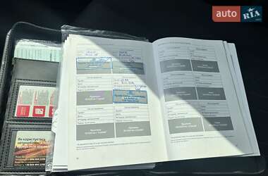 Хэтчбек Toyota Auris 2012 в 