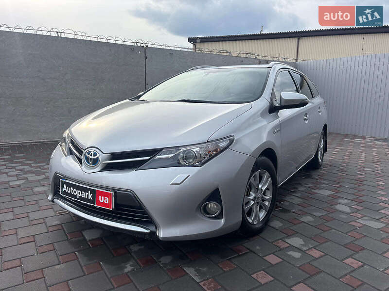 Универсал Toyota Auris 2014 в 