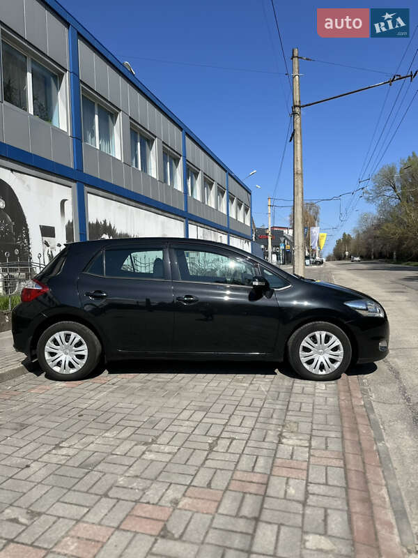 Хетчбек Toyota Auris 2011 в Запоріжжі