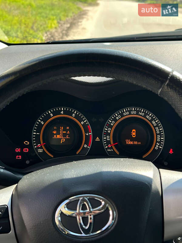 Хетчбек Toyota Auris 2011 в Запоріжжі