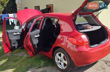 Хэтчбек Toyota Auris 2008 в 