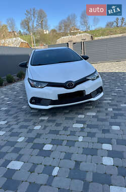 Универсал Toyota Auris 2015 в 