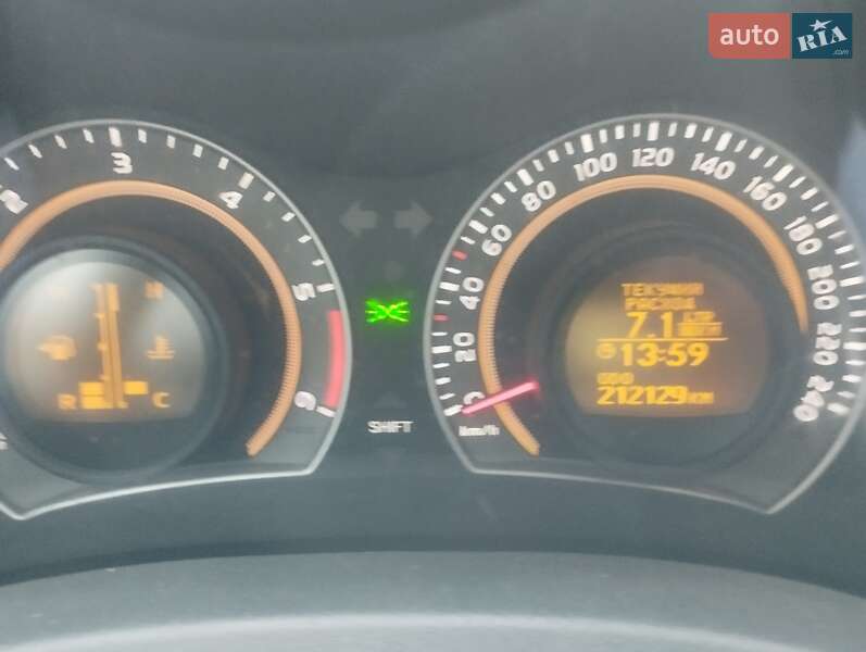 Хэтчбек Toyota Auris 2010 в Черновцах