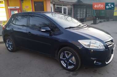 Хетчбек Toyota Auris 2010 в Чернівцях