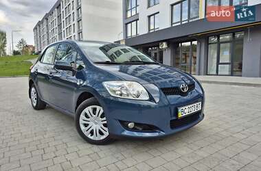 Хэтчбек Toyota Auris 2008 в 