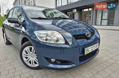 Хэтчбек Toyota Auris 2008 в 