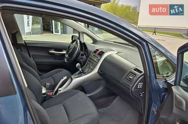 Хэтчбек Toyota Auris 2008 в 