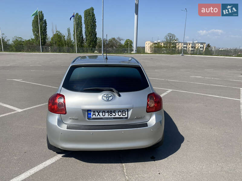 Хэтчбек Toyota Auris 2007 в Харькове