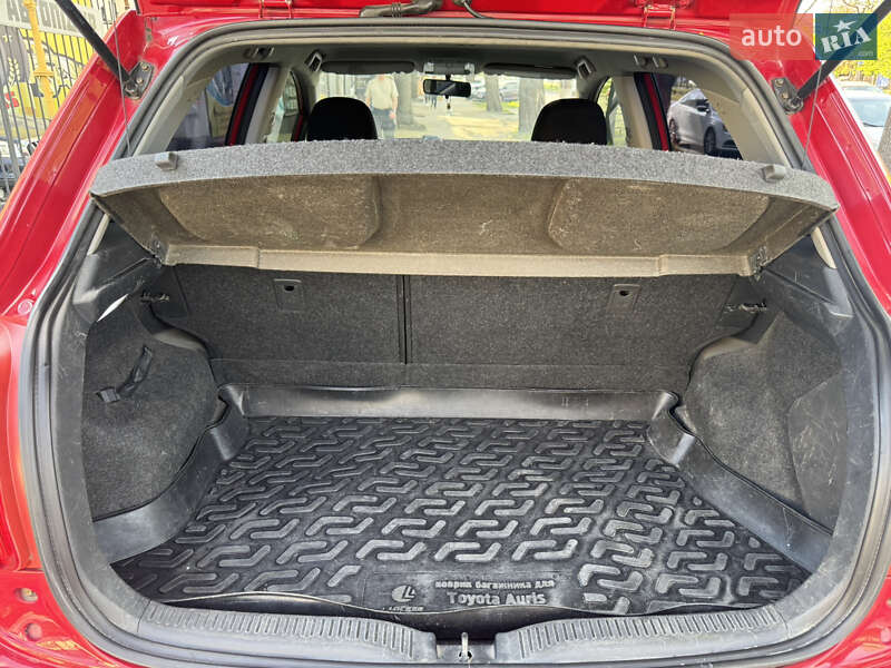 Хэтчбек Toyota Auris 2008 в Николаеве
