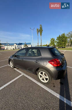 Хэтчбек Toyota Auris 2009 в 