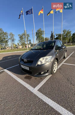 Хэтчбек Toyota Auris 2009 в 