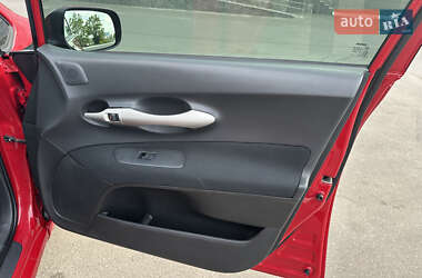 Хэтчбек Toyota Auris 2008 в 