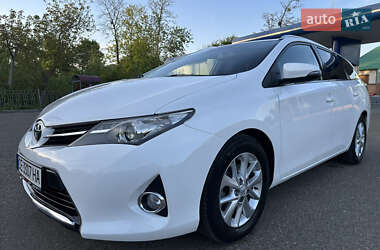 Універсал Toyota Auris 2014 в 