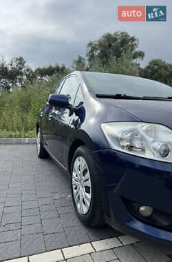 Хэтчбек Toyota Auris 2008 в 