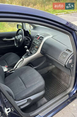 Хэтчбек Toyota Auris 2008 в 