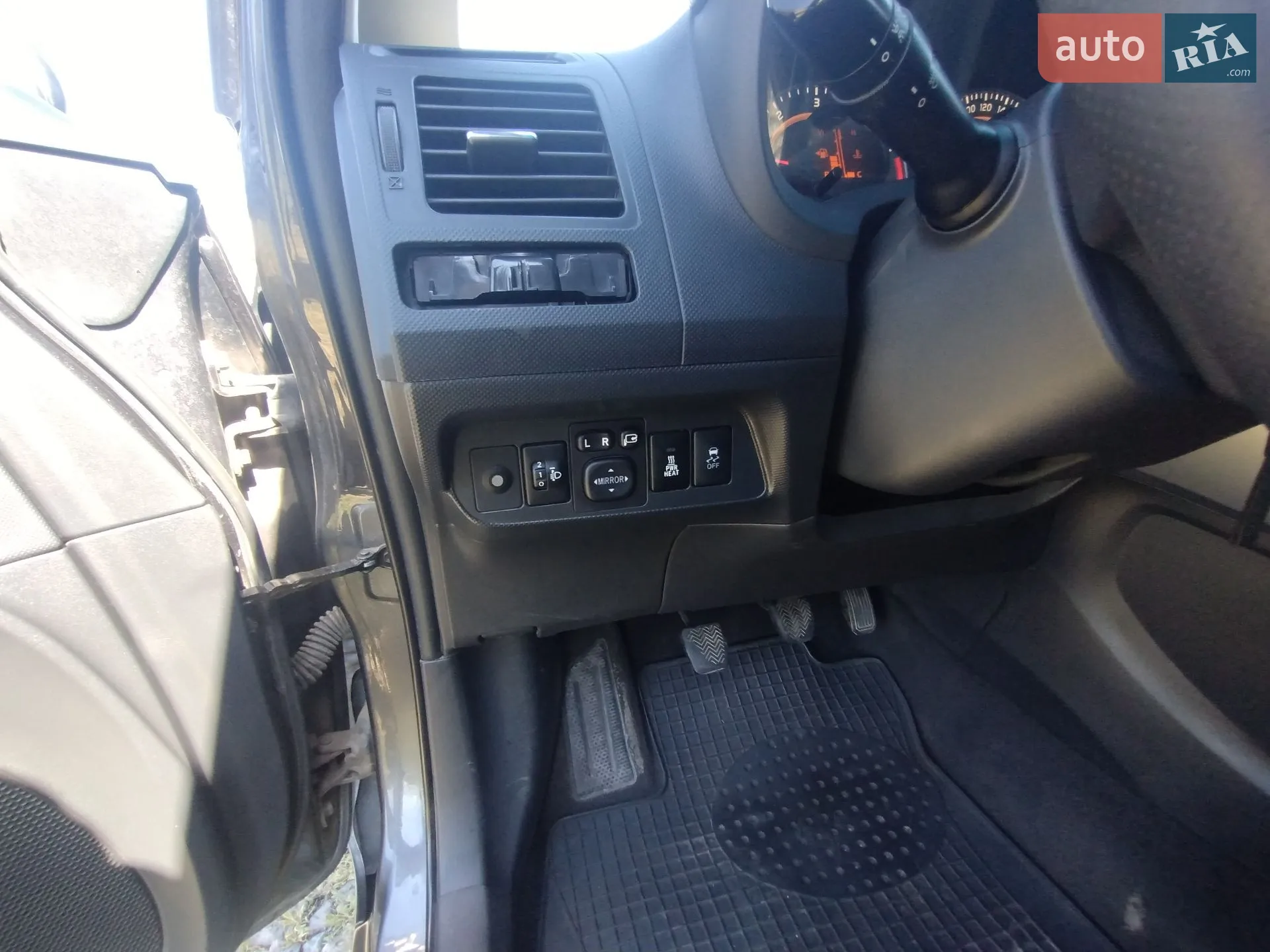 2011 Toyota Auris - мініатюра 18