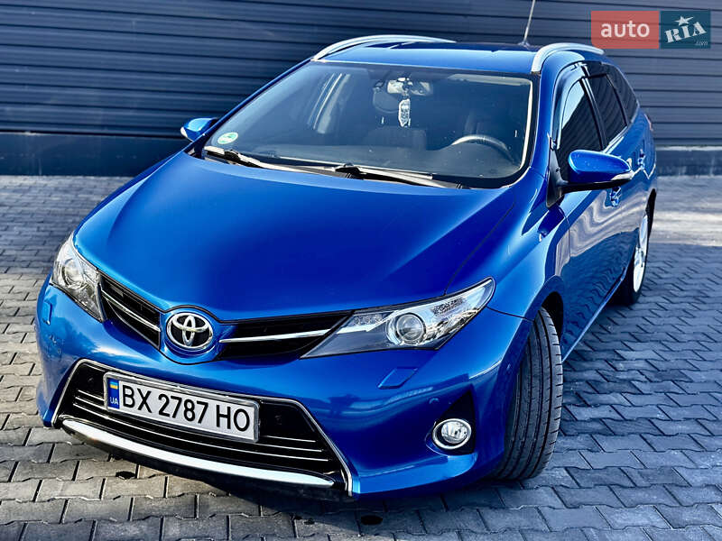 Универсал Toyota Auris 2014 в 