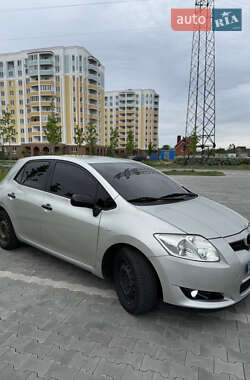 Хэтчбек Toyota Auris 2007 в 