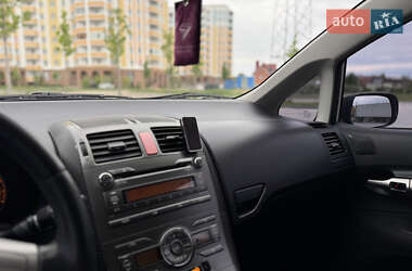 Хэтчбек Toyota Auris 2007 в 