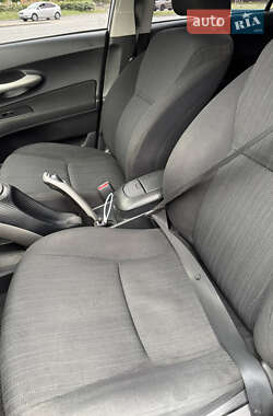 Хэтчбек Toyota Auris 2007 в 