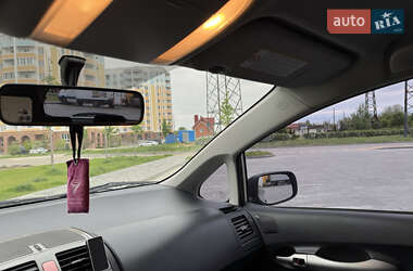 Хэтчбек Toyota Auris 2007 в 