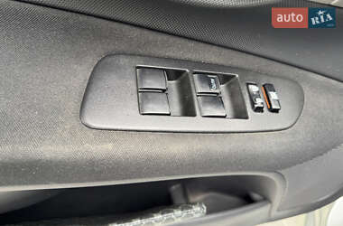 Хэтчбек Toyota Auris 2007 в 