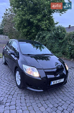 Хетчбек Toyota Auris 2009 в 