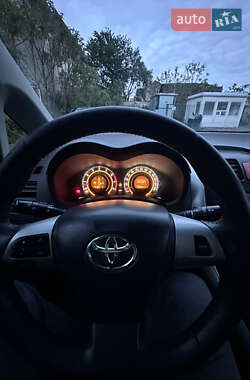 Хетчбек Toyota Auris 2009 в 