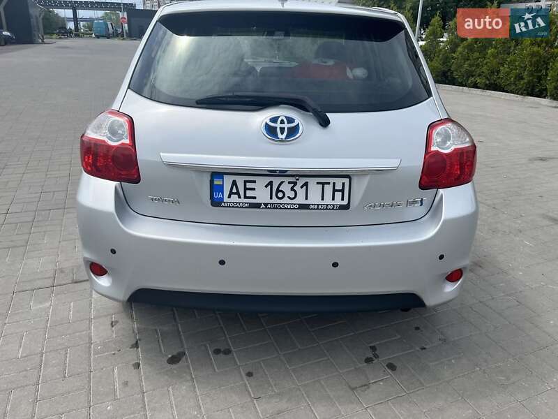 Хетчбек Toyota Auris 2012 в Дніпрі
