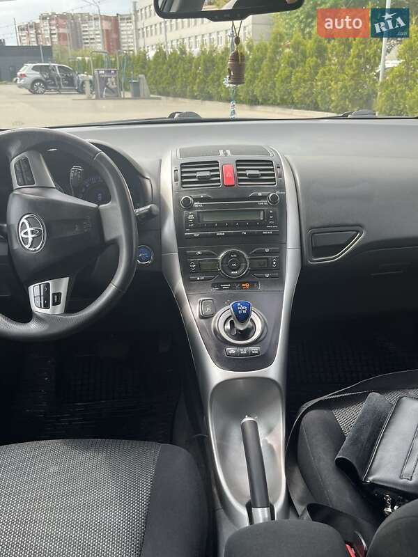 Хетчбек Toyota Auris 2012 в Дніпрі