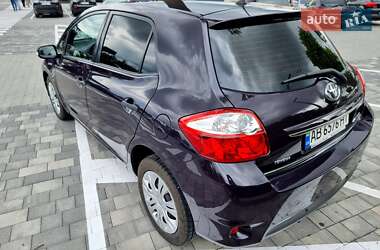 Хэтчбек Toyota Auris 2010 в 