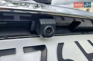 Хэтчбек Toyota Auris 2010 в 