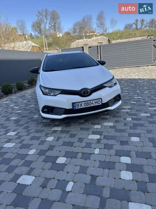 Універсал Toyota Auris 2015 в 