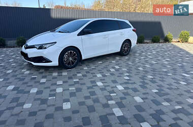 Універсал Toyota Auris 2015 в 