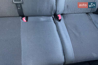 Хетчбек Toyota Auris 2008 в 