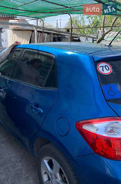 Хетчбек Toyota Auris 2012 в 